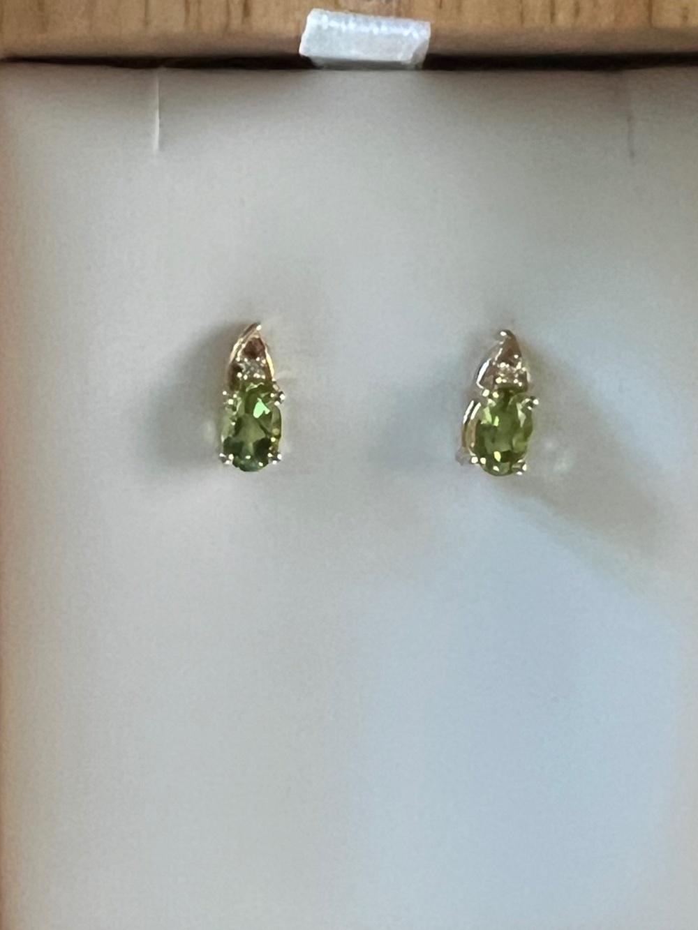 Parle Peridot 1.0tw 14kw Yellow Gold Earrings